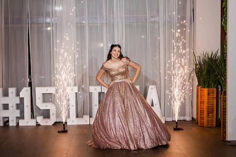 festa de 15 anos da debutante Lívia no espaço Pátio 115 em Cachoeirinha'