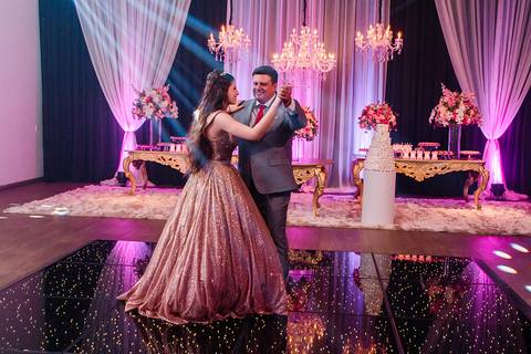 festa de 15 anos da debutante Lívia no espaço Pátio 115 em Cachoeirinha'