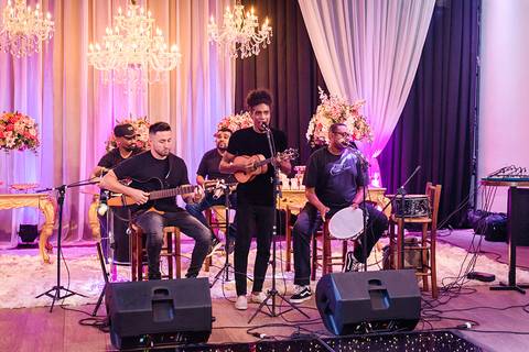 festa de 15 anos da debutante Lívia no espaço Pátio 115 em Cachoeirinha'