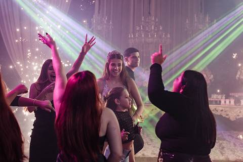 festa de 15 anos da debutante Lívia no espaço Pátio 115 em Cachoeirinha'