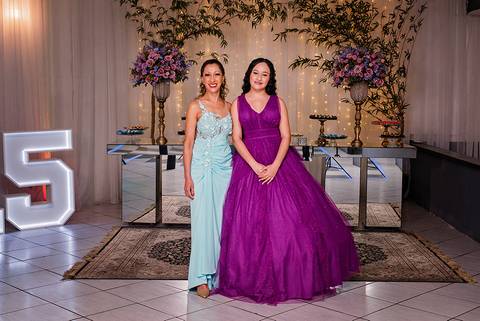 Debutante Vitória Castro em sua festa de 15 anos na Oficina das Festa em Porto Alegre pelo fotógrafo Jeferson Paz'