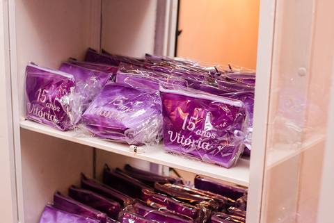 Debutante Vitória Castro em sua festa de 15 anos na Oficina das Festa em Porto Alegre pelo fotógrafo Jeferson Paz'