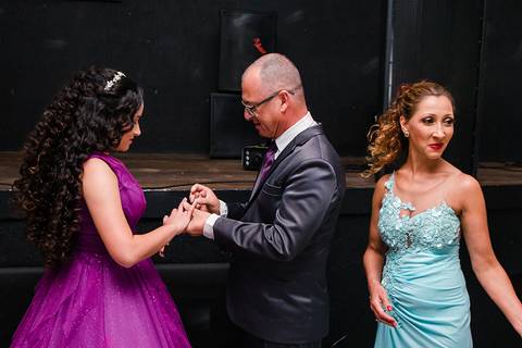 Debutante Vitória Castro em sua festa de 15 anos na Oficina das Festa em Porto Alegre pelo fotógrafo Jeferson Paz'