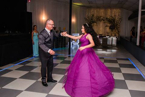 Debutante Vitória Castro em sua festa de 15 anos na Oficina das Festa em Porto Alegre pelo fotógrafo Jeferson Paz'