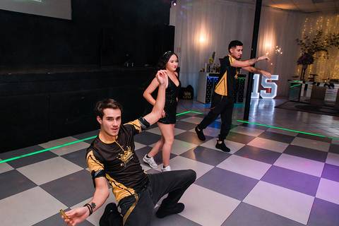 Debutante Vitória Castro em sua festa de 15 anos na Oficina das Festa em Porto Alegre pelo fotógrafo Jeferson Paz'