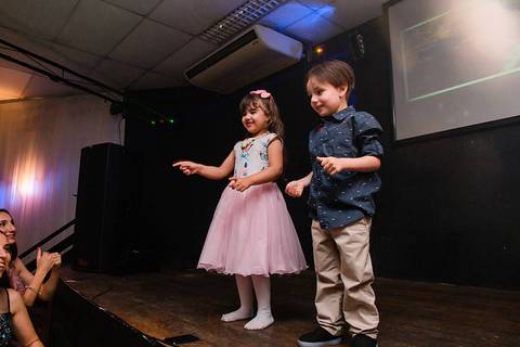 Debutante Vitória Castro em sua festa de 15 anos na Oficina das Festa em Porto Alegre pelo fotógrafo Jeferson Paz'