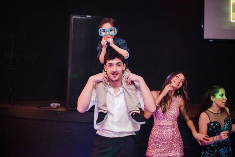 Debutante Vitória Castro em sua festa de 15 anos na Oficina das Festa em Porto Alegre pelo fotógrafo Jeferson Paz'