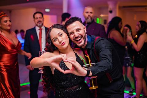 Debutante Vitória Castro em sua festa de 15 anos na Oficina das Festa em Porto Alegre pelo fotógrafo Jeferson Paz'