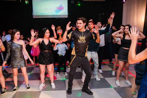 Debutante Vitória Castro em sua festa de 15 anos na Oficina das Festa em Porto Alegre pelo fotógrafo Jeferson Paz'