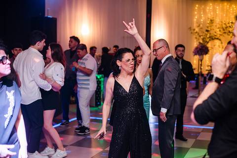 Debutante Vitória Castro em sua festa de 15 anos na Oficina das Festa em Porto Alegre pelo fotógrafo Jeferson Paz'