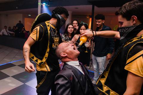 Debutante Vitória Castro em sua festa de 15 anos na Oficina das Festa em Porto Alegre pelo fotógrafo Jeferson Paz'