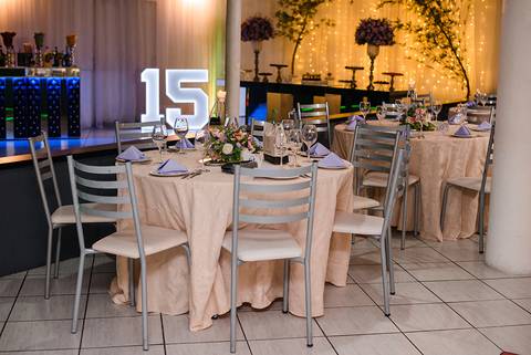 decoração da festa de 15 anos da debutante Vitória Castro na Oficina das Festa em Porto Alegre pelo fotógrafo Jeferson Paz'