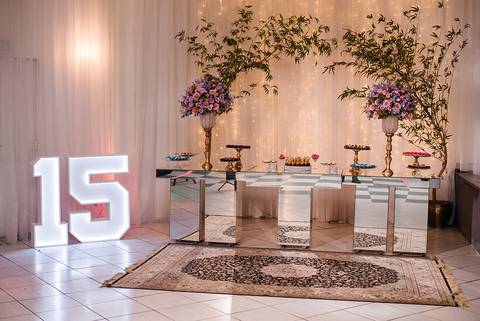 decoração da festa de 15 anos da debutante Vitória Castro na Oficina das Festa em Porto Alegre pelo fotógrafo Jeferson Paz'