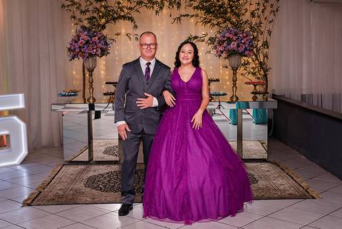 Debutante Vitória Castro em sua festa de 15 anos na Oficina das Festa em Porto Alegre pelo fotógrafo Jeferson Paz'