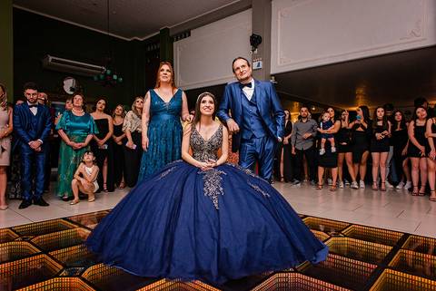 Festa de 15 anos de Vitoria Marini no Espaço É Di Festa by Veroca fotógrafo Jeferson Paz'