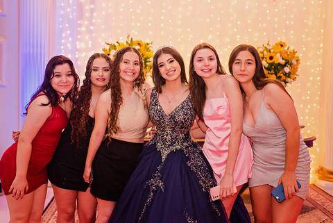 Festa de 15 anos de Vitoria Marini no Espaço É Di Festa by Veroca fotógrafo Jeferson Paz'