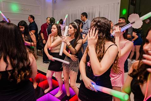 Festa de 15 anos de Vitoria Marini no Espaço É Di Festa by Veroca fotógrafo Jeferson Paz'