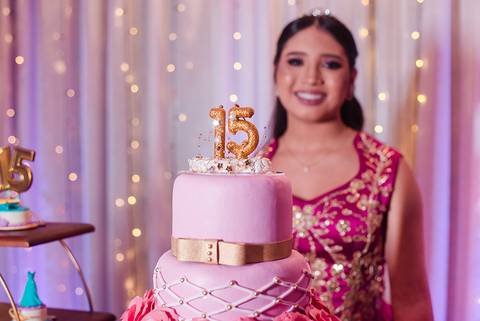 Festa de 15 anos no salão de festas Nostra Casa em Sapucaia do sul com o tema Aladim'