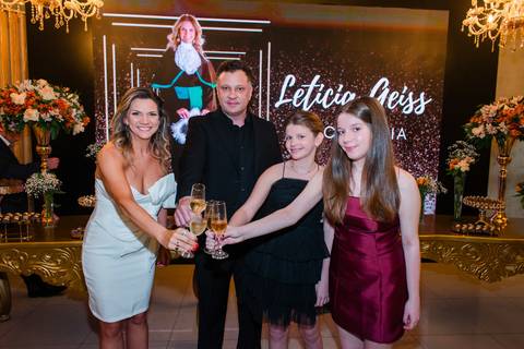 Fotos da formatura de letícia geiss em Canoas pelo fotógrafo jeferson paz'