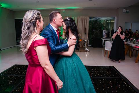 fotos da festa de 15 anos de manuela em canoas pelo fotógrafo Jeferson Paz'