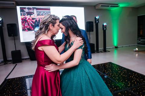 fotos da festa de 15 anos de manuela em canoas pelo fotógrafo Jeferson Paz'
