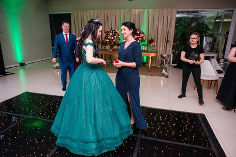 fotos da festa de 15 anos de manuela em canoas pelo fotógrafo Jeferson Paz'