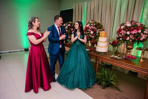 fotos da festa de 15 anos de manuela em canoas pelo fotógrafo Jeferson Paz'