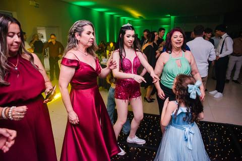 fotos da festa de 15 anos de manuela em canoas pelo fotógrafo Jeferson Paz'