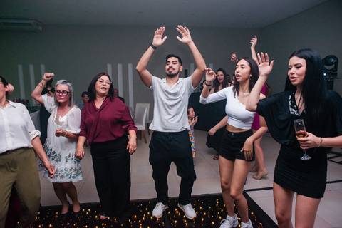 fotos da festa de 15 anos de manuela em canoas pelo fotógrafo Jeferson Paz'