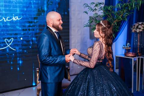 festa de 15 anos de nathalie by jeferson paz fotografia em Thaisa Brusco Beauty Studio e Arte eventos casa de festas'