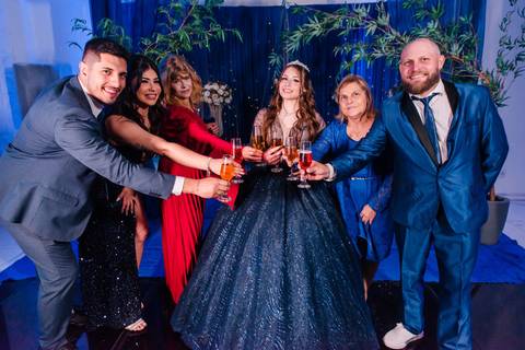 festa de 15 anos de nathalie by jeferson paz fotografia em Thaisa Brusco Beauty Studio e Arte eventos casa de festas'