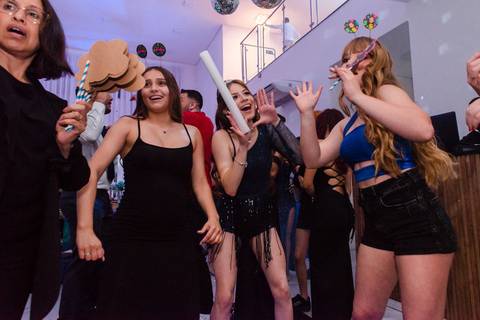 festa de 15 anos de nathalie by jeferson paz fotografia em Thaisa Brusco Beauty Studio e Arte eventos casa de festas'