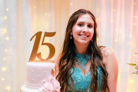 Fotos da festa de 15 anos de manuela flores pelo fotógrafo jeferson paz fotografia no clube do professor gaucho de porto alegre explosao bartenders '