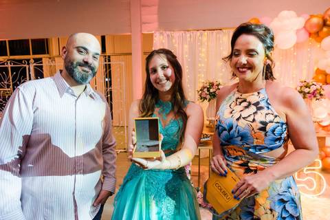 Fotos da festa de 15 anos de manuela flores pelo fotógrafo jeferson paz fotografia no clube do professor gaucho de porto alegre explosao bartenders '