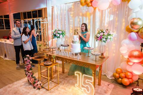 Fotos da festa de 15 anos de manuela flores pelo fotógrafo jeferson paz fotografia no clube do professor gaucho de porto alegre explosao bartenders '