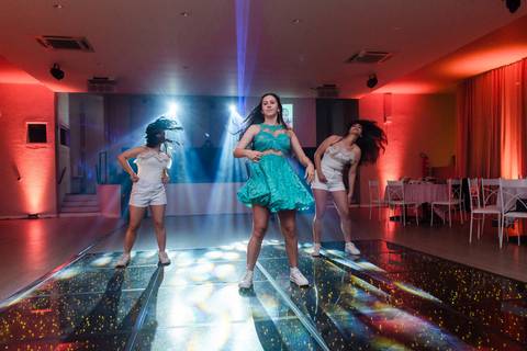 Fotos da festa de 15 anos de manuela flores pelo fotógrafo jeferson paz fotografia no clube do professor gaucho de porto alegre explosao bartenders '