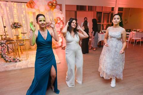 Fotos da festa de 15 anos de manuela flores pelo fotógrafo jeferson paz fotografia no clube do professor gaucho de porto alegre explosao bartenders '