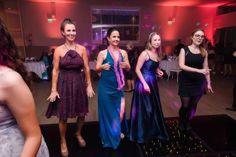 Fotos da festa de 15 anos de manuela flores pelo fotógrafo jeferson paz fotografia no clube do professor gaucho de porto alegre explosao bartenders '