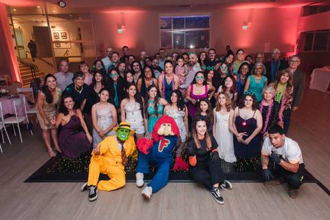 Fotos da festa de 15 anos de manuela flores pelo fotógrafo jeferson paz fotografia no clube do professor gaucho de porto alegre explosao bartenders '