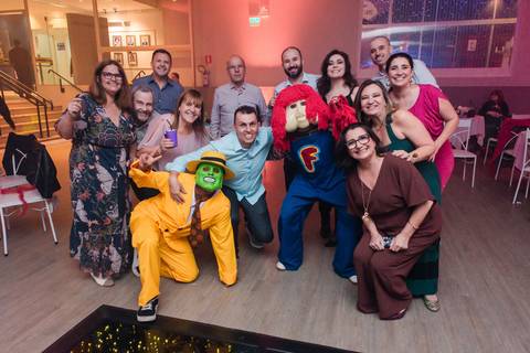 Fotos da festa de 15 anos de manuela flores pelo fotógrafo jeferson paz fotografia no clube do professor gaucho de porto alegre explosao bartenders '