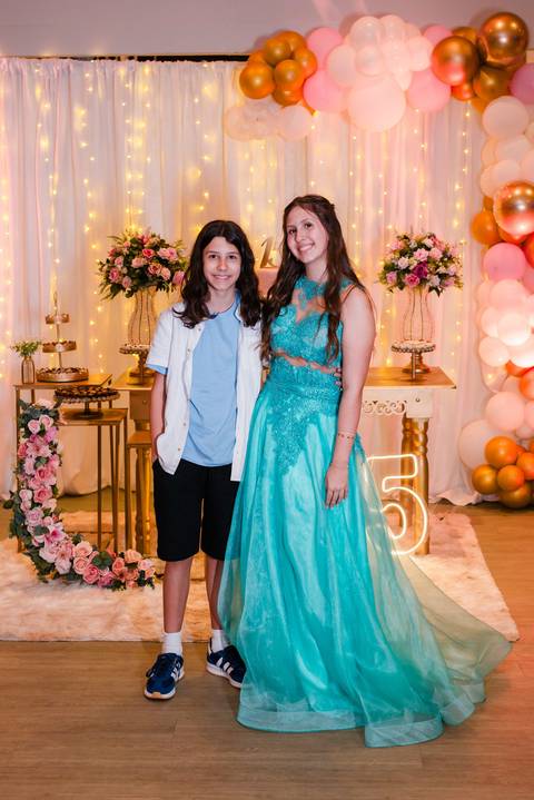 Fotos da festa de 15 anos de manuela flores pelo fotógrafo jeferson paz fotografia no clube do professor gaucho de porto alegre explosao bartenders '