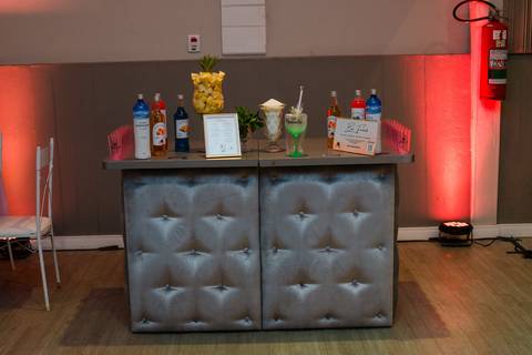 Fotos da festa de 15 anos de manuela flores pelo fotógrafo jeferson paz fotografia no clube do professor gaucho de porto alegre explosao bartenders '