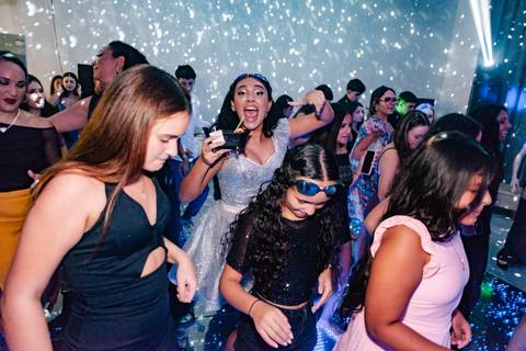Festa de 15 anos de Rafaela no Gran Fiesta Luxe em Canoas pelo fotógrafo Jeferson Paz'