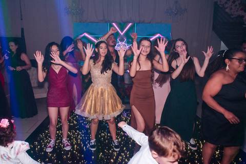 Fotos da festa de 15 anos de Isabella pelo fotógrafo Jeferson Paz'