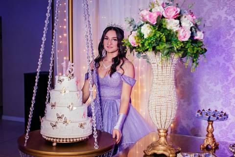 fotos de debutante em sua festa de 15 anos em Sapucaia do Sul no salão de beleza Must Eventos '