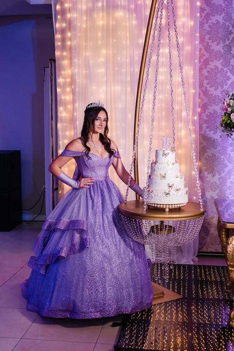 fotos de debutante em sua festa de 15 anos em Sapucaia do Sul no salão de beleza Must Eventos '