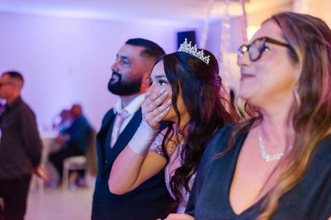 fotos de debutante em sua festa de 15 anos em Sapucaia do Sul no salão de beleza Must Eventos '