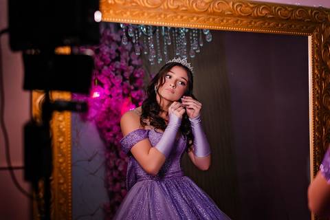 fotos de debutante em sua festa de 15 anos em Sapucaia do Sul no salão de beleza Must Eventos '