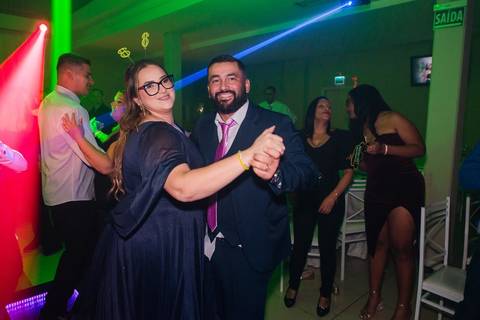 fotos de debutante em sua festa de 15 anos em Sapucaia do Sul no salão de beleza Must Eventos '