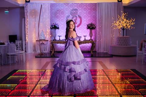 fotos de debutante em sua festa de 15 anos em Sapucaia do Sul no salão de beleza Must Eventos '